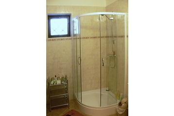 Cehia Chata Kubova Huť, Exteriorul